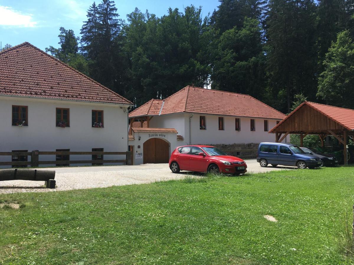 Hotel Zevluv Mlyn à Nové Hrady Extérieur photo