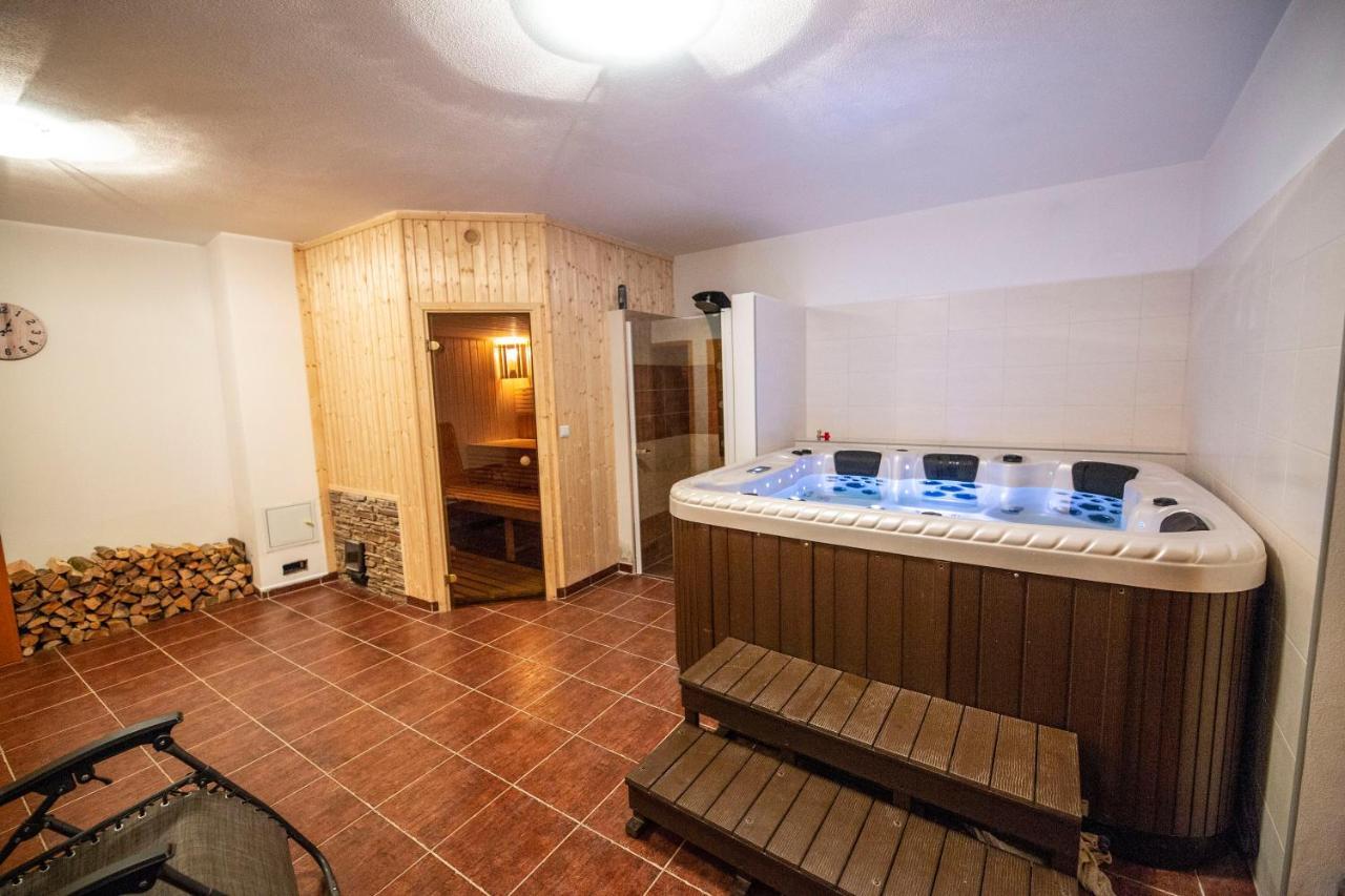 Hotel Zevluv Mlyn à Nové Hrady Extérieur photo